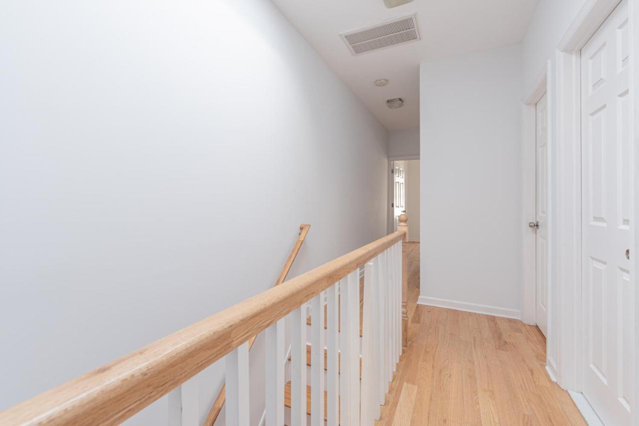 Вілла Tranquil Town House With Parking And Laundry - Just 25 Minutes To Time Square! Джерсі-Сіті Екстер'єр фото